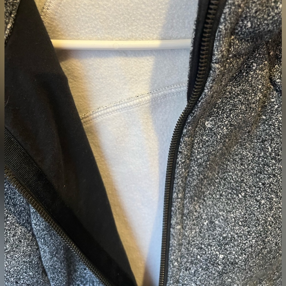 LULULEMON SCUBA HOODIE - Picture 7 of 7